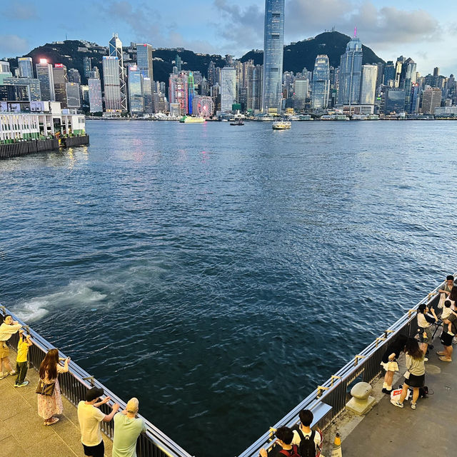 🇭🇰今天維港藍調美到離譜！根本不像真的