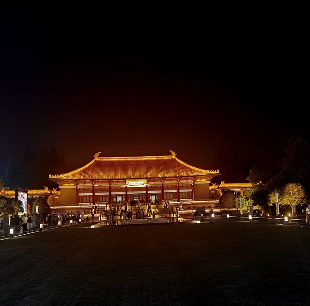 古雞鳴寺 - 江蘇省南京市玄武區雞鳴寺路1號，營業時間：7:00-17:30 夫子廟 - 江蘇省南京