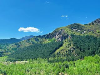 Chifeng Ningcheng｜Zimeng Lake Chrysanthemum Sea Walking Guide! Embrace the Entire Autumn Romance! 30,000 Acres of Lake and Mountain Scenery All Free! A Hidden Gem in Inner Mongolia 
