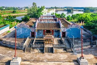 Hidden Gem for Reverse Travel: Chaohai Palace in Lannan Village on the Leizhou Peninsula, a Healing Journey of Fireworks and Faith