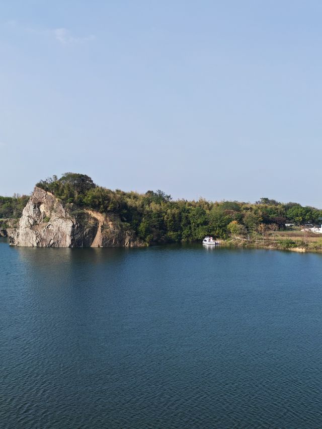 丹崖湖光尋幽記