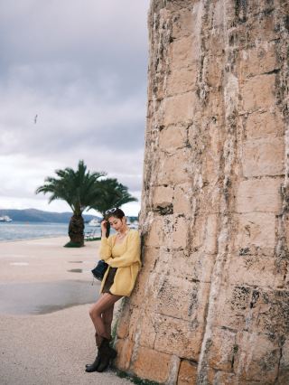 아침 첫 버스를 타고 겨울 내내 트로기르를 독점했어요