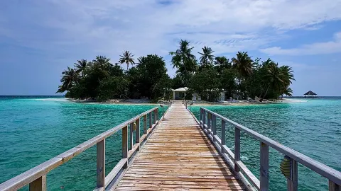 A Dream Stay at a Relaxing Island Paradise — traveler post in Bathalaa