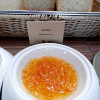 清邁平價酒店【Rarin Jinda】特色泰北早餐店Deck One 