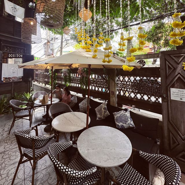 Immerse yourself in Thai Culture here!