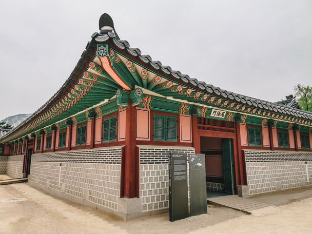 ใส่ฮันบก เดินชม Gyeongbokgung Palace กันค่ะ