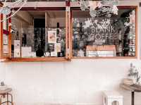 • A BLANK Coffee Bangsaen Chonburi 🛖✨