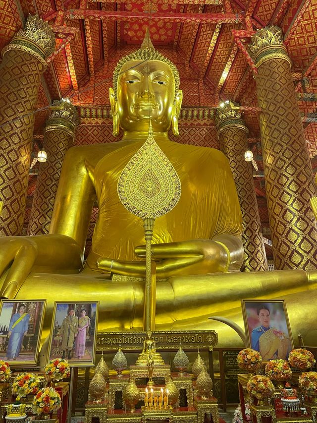 สักการะหลวงพ่อโต พนัญเชิง
