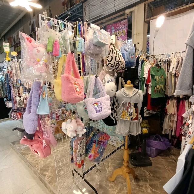 zome เสื้อผ้า Thonburi Market​ Place​