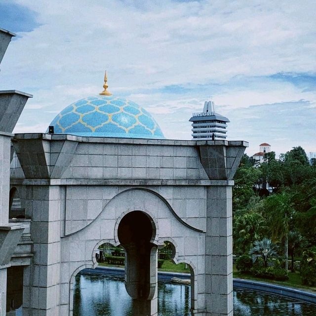Federal Territory Mosque in Kuala Lumpur 