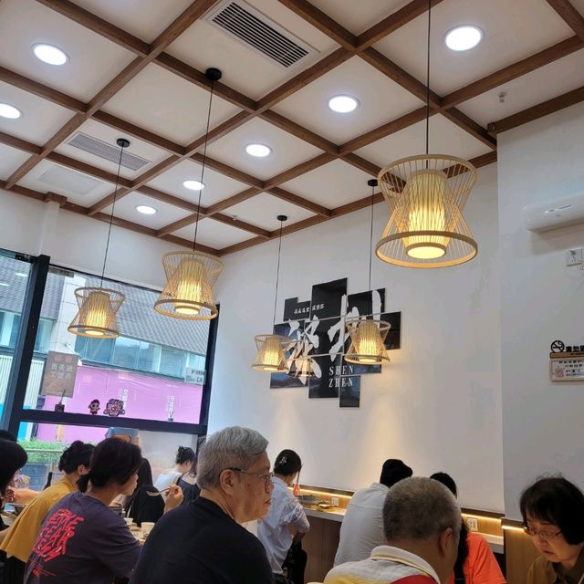 勁吸睛! 黃金蟹王撈面!!🦀