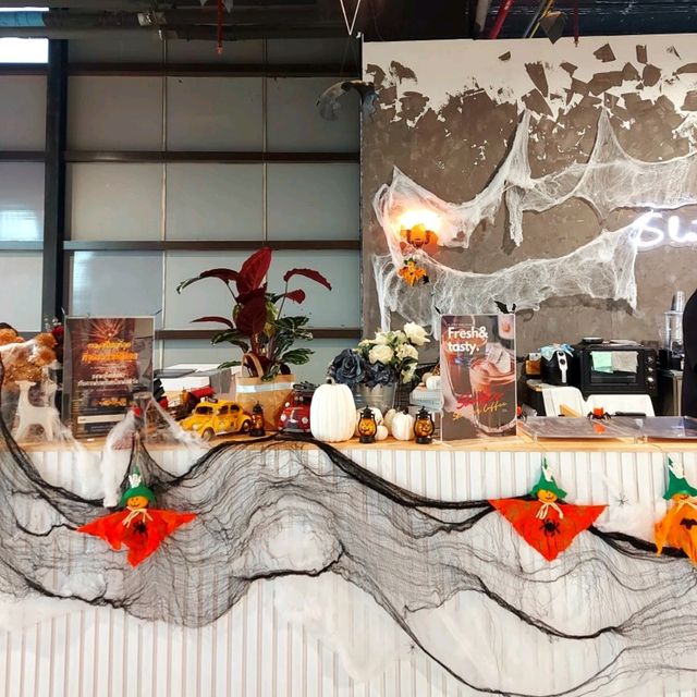 Sloths Cafe' คาเฟ่เปิดใหม่ในพัทยา
