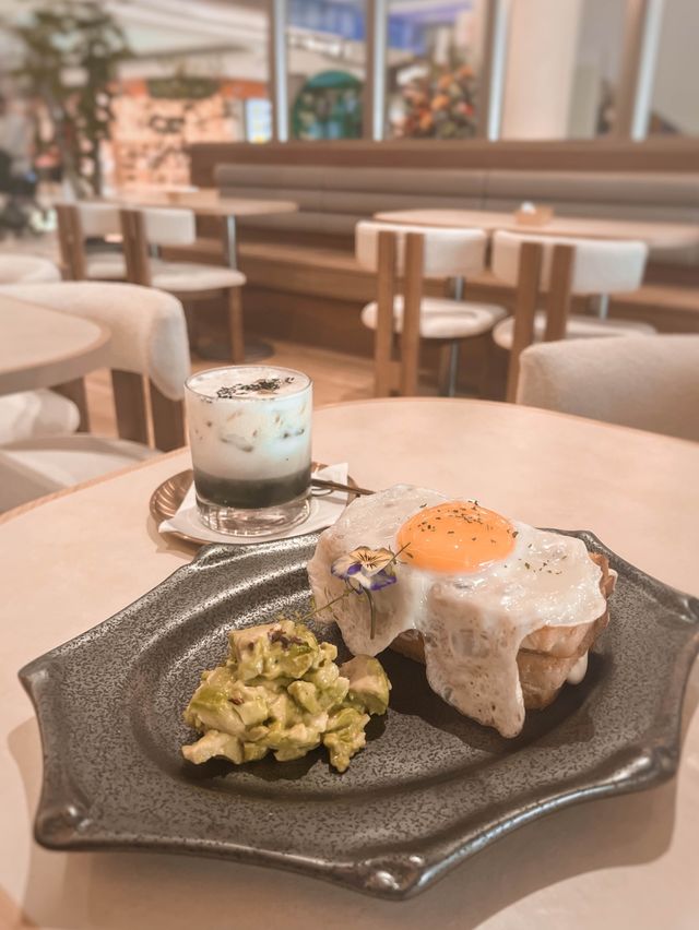人氣梳乎厘pancake  山頂新分店！