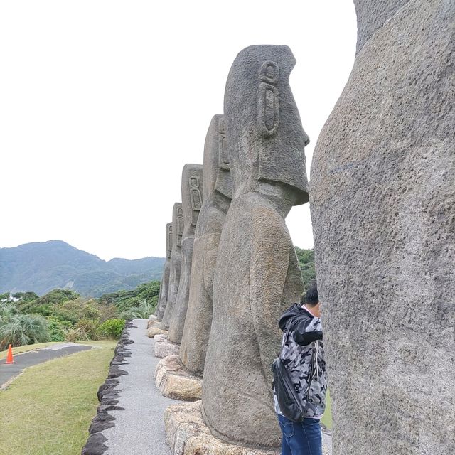 宮崎県「サンメッセ日南」とモアイ像～公式に復元を許可された唯一の7体～
