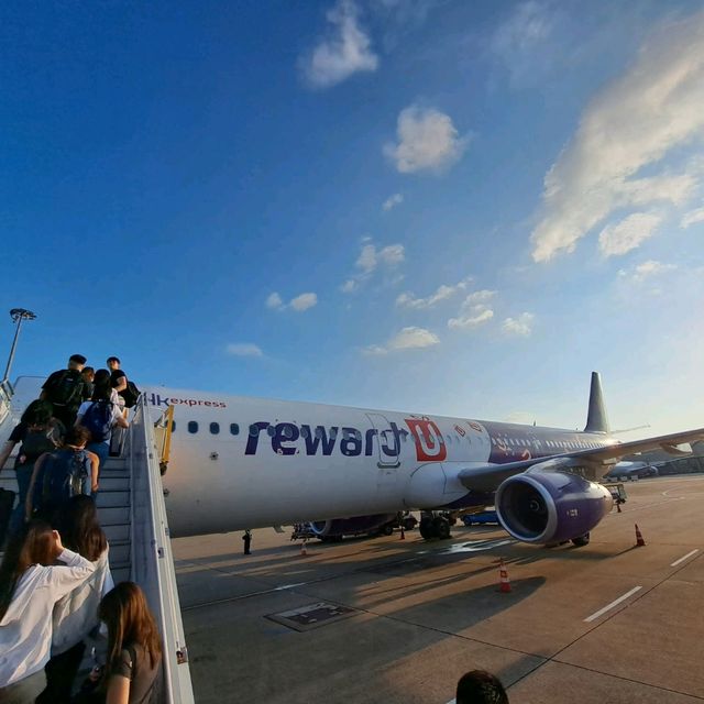 ✈️搭飛機去首爾啦😆食飛機餐🍴欣賞高空風景😍