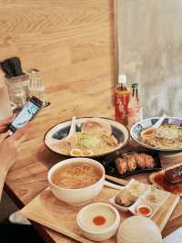 🍜立体派拉麵-「🦀涼風紅楚蟹高湯鹽冷麵」視覺味覺極上享受！