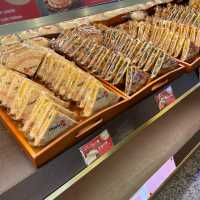 【台湾/台北】台湾土産と言えばこれ！現地人も並ぶ人気店「佳徳鳳梨酥」
