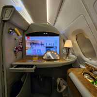 รีวิว First Class สายการบิน Emirates Airlines