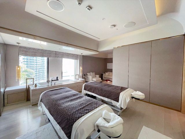 Four Seasons spa