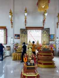 สักการะวิหารหลวงพ่อทองวัดเขาตะเครา