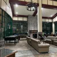 Cabin style hotel in the clouds