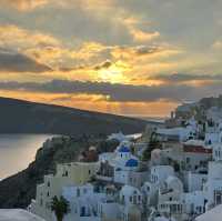 World famous sunset in Oia, Suntorini