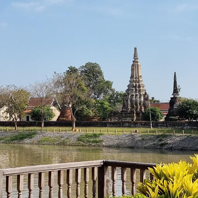 ศยามะ อยุธยา • คาเฟ่บ้านทรงไทย ติดริมแม่น้ำ  