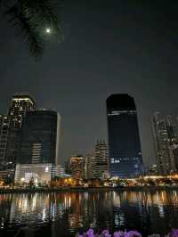 ถ่ายรูป  เช็คอินที่สวนเบญจกิติ 