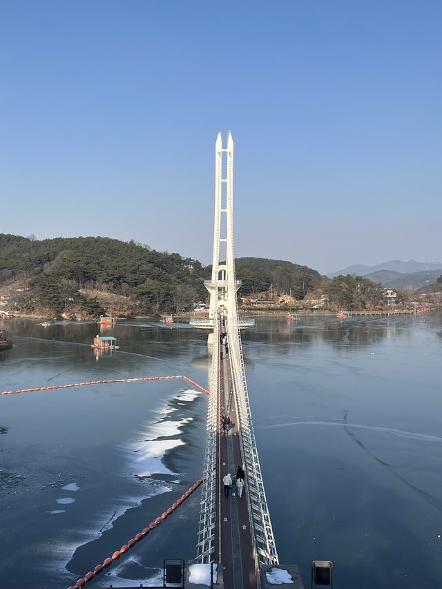 충청도 가볼만한 곳 더운날에도 끄떡없는 에어컨이 설치되어있는  ’예당호 모노레일‘
