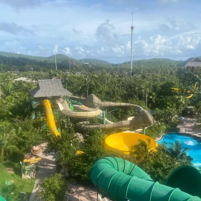 Waterpark in Phu Quoc (Aquatopia)