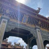 🌟竹林山觀音寺｜香火鼎盛 華麗又沉靜廟宇 周圍有腹地廣大的公園