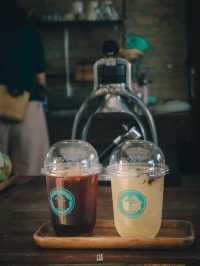 จิบกาแฟบนดอยสูงท่ามกลางดงต้นไม้