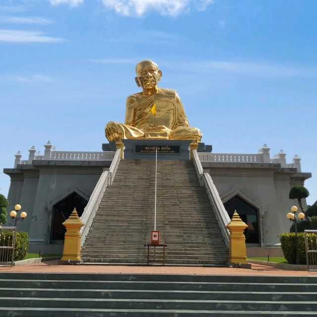 วัดละหารไร่ ไหว้หลวงปู่ทิม เกจิดังเมืองระยอง