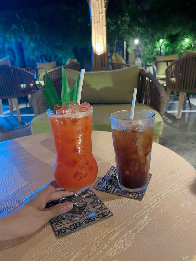 푸꾸옥 즈엉동 거리에 신상 로컬 감성 카페🧡