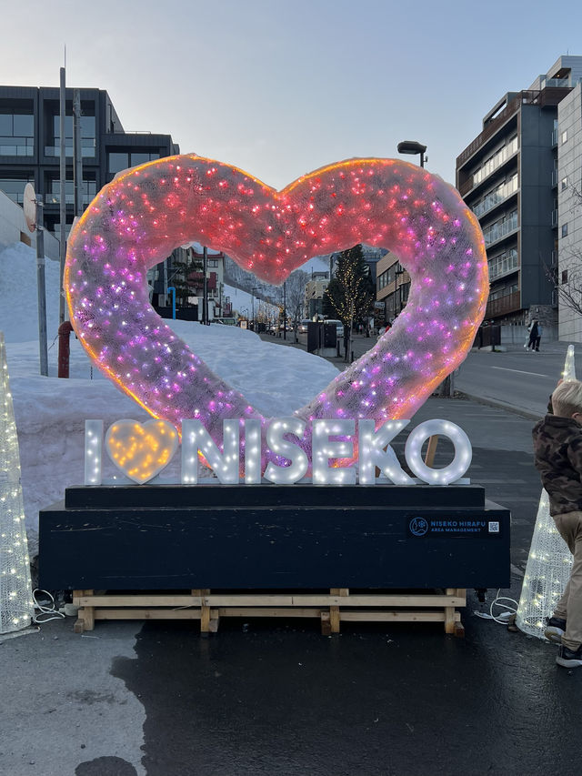 Niseko สัมผัสอากาศหนาวที่หิมะที่นุ่มที่สุด
