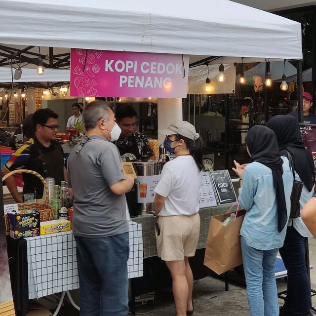 Shopping &Food Fair In A Magical Kingdom