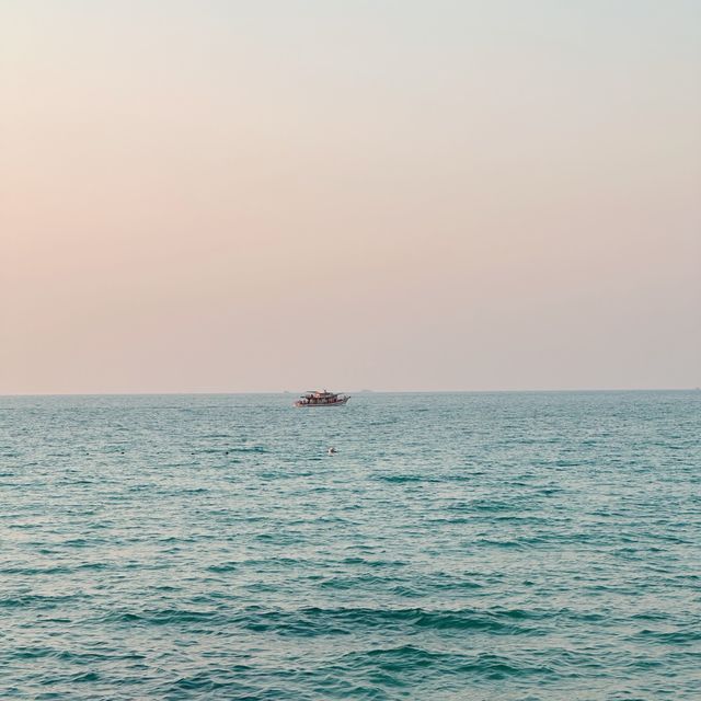 #หาดทรายแก้วสัตหีบ #ที่เที่ยวชลบุรี #บลูซีสัตหีบ 
