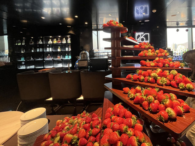 발렌타인데이엔 로맨틱한 딸기뷔페🍓서울 드래곤시티 THE 26