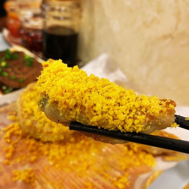 豐信餃子店：新鮮手工製作，排隊美食指南