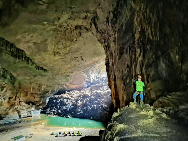 Son Doong Cave - the largest cave in the world