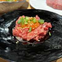 【大阪・難波】通常の1.5倍のボリュームカットが自慢「ライブ焼肉 てんぐ 千日前店」