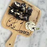 Cafe Laura Bar and Restaurant-หินกอง