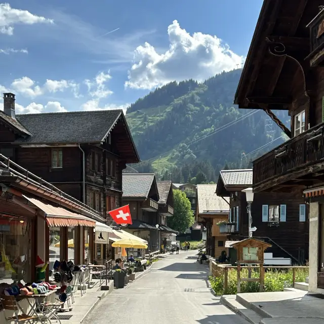 風景如畫的山村，Mürren。