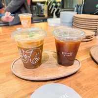 คาเฟ่ลับใจกลางเมืองกรุงเทพ 🥛