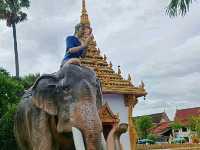 พระมหาธาตุแก่นนคร  ขอนแก่น