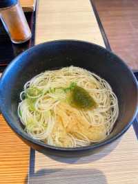 【奈良】奈良名物の柿の葉ずしと三輪そうめんが食べれる🥢