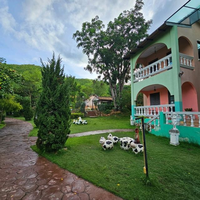 Stamp Hills Resort & Restaurant @สวนผึ้ง