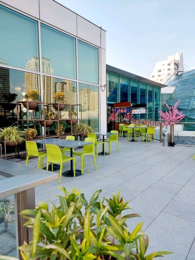 ร้านอาหารวิวดี ECLIPSE คิงเพาเวอร์ รางน้ำ