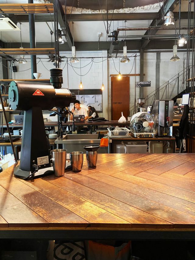 Industrial-themed cafe that you need to visit 🏭🏗️