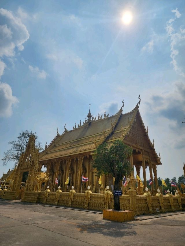 วัดปากน้ำโจ้โล้ วัดสีทอง ที่ฉะเชิงเทรา 😇